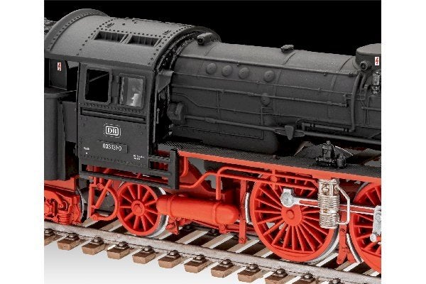 02166 Express Locomotive 03 Class with Tender (Revell 1/87