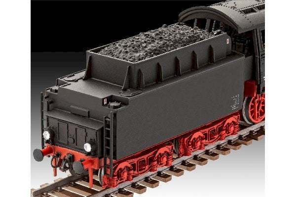 02166 Express Locomotive 03 Class with Tender (Revell 1/87